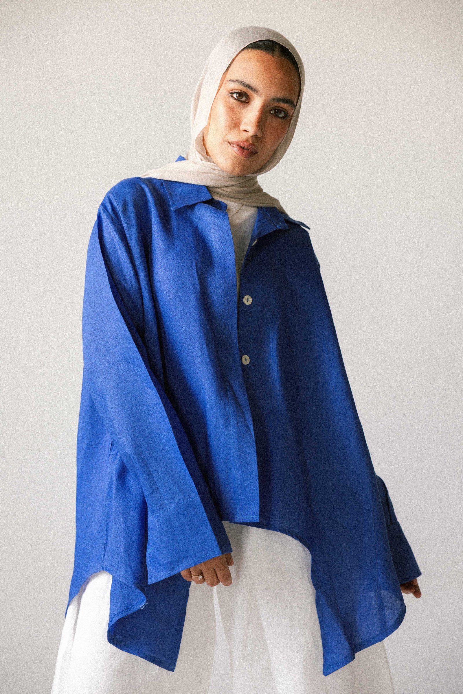 Round shirt in royal blue