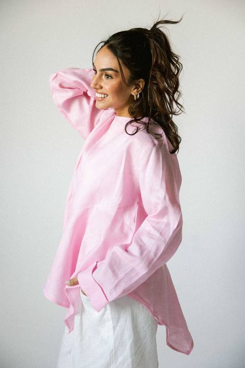 Ruffeled linen top in pink