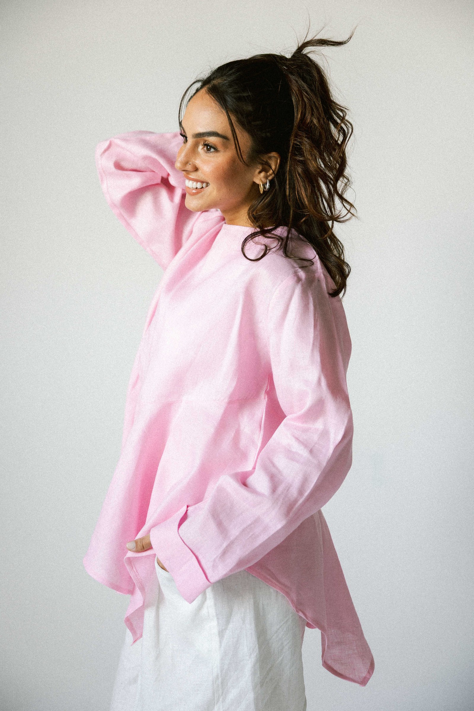 Ruffeled linen top in pink