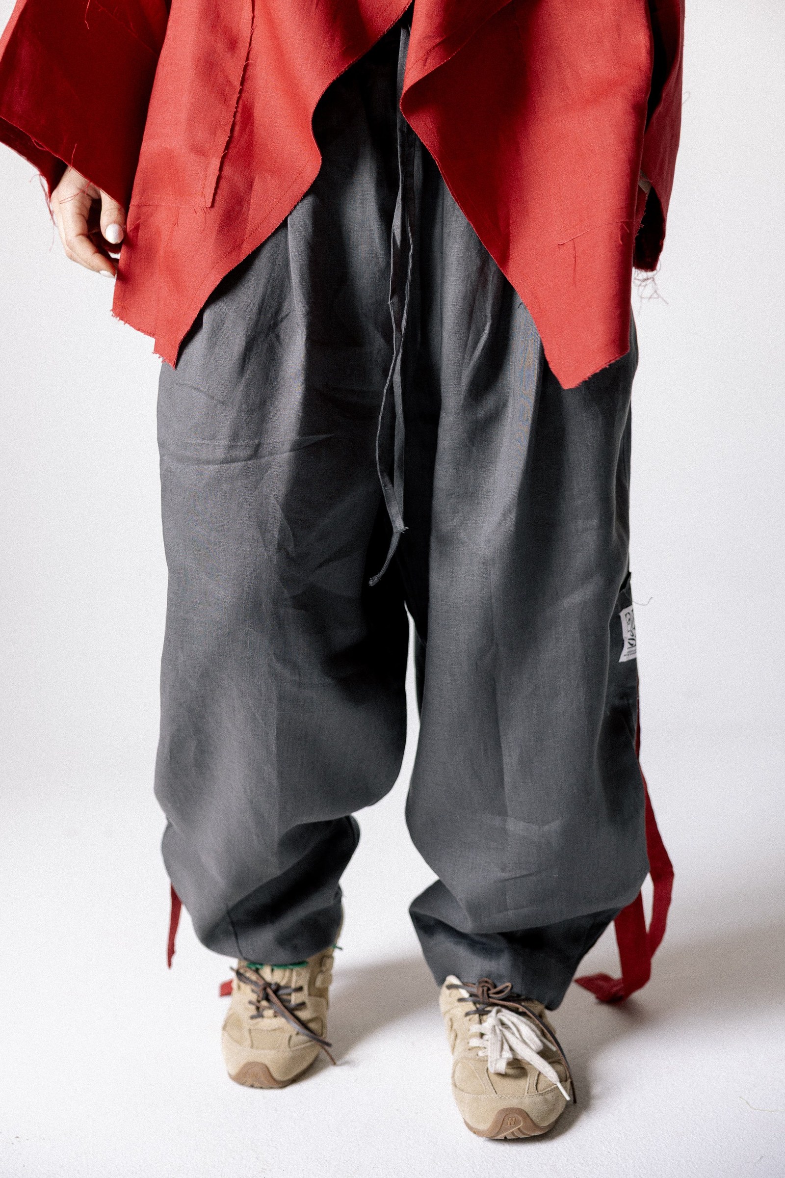 Balloon pant in dark grey