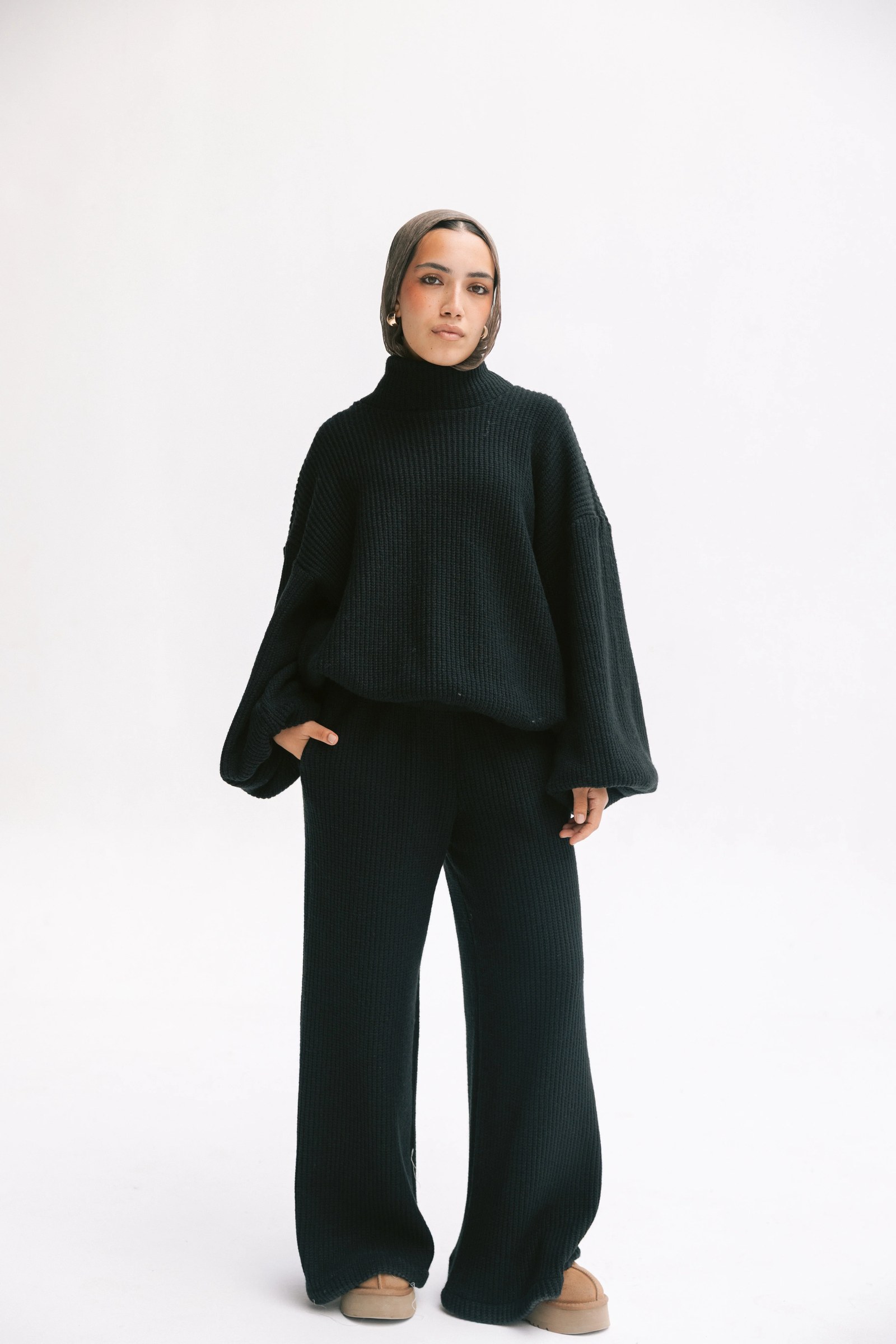 Elastic Knitted Set In Black