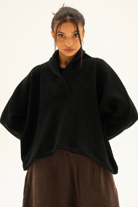 Collar pullover in black