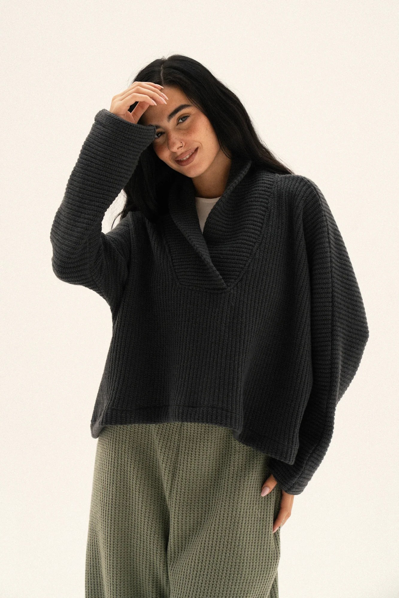 collar pullover in dark grey