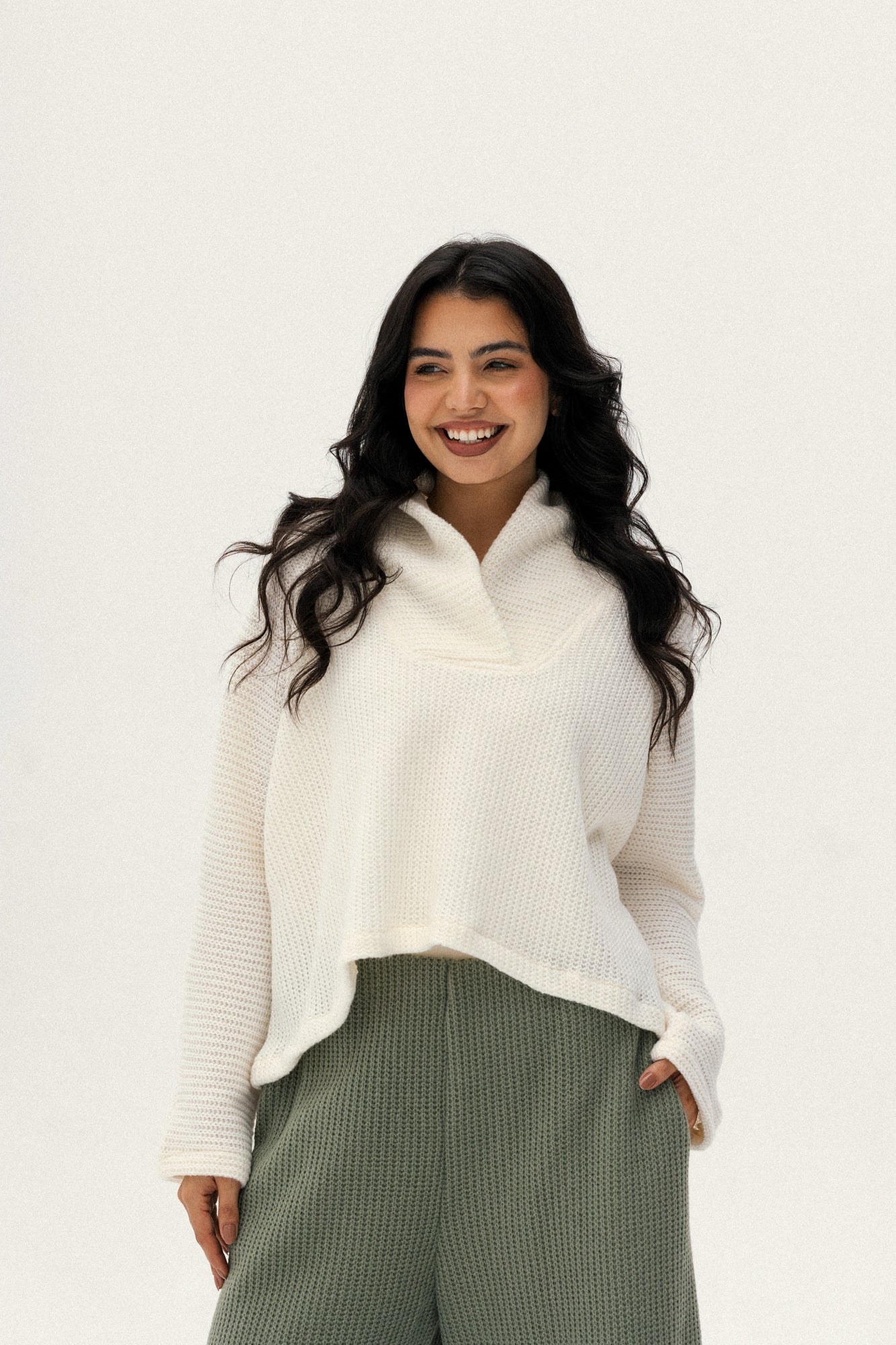 collar pullover in off-white