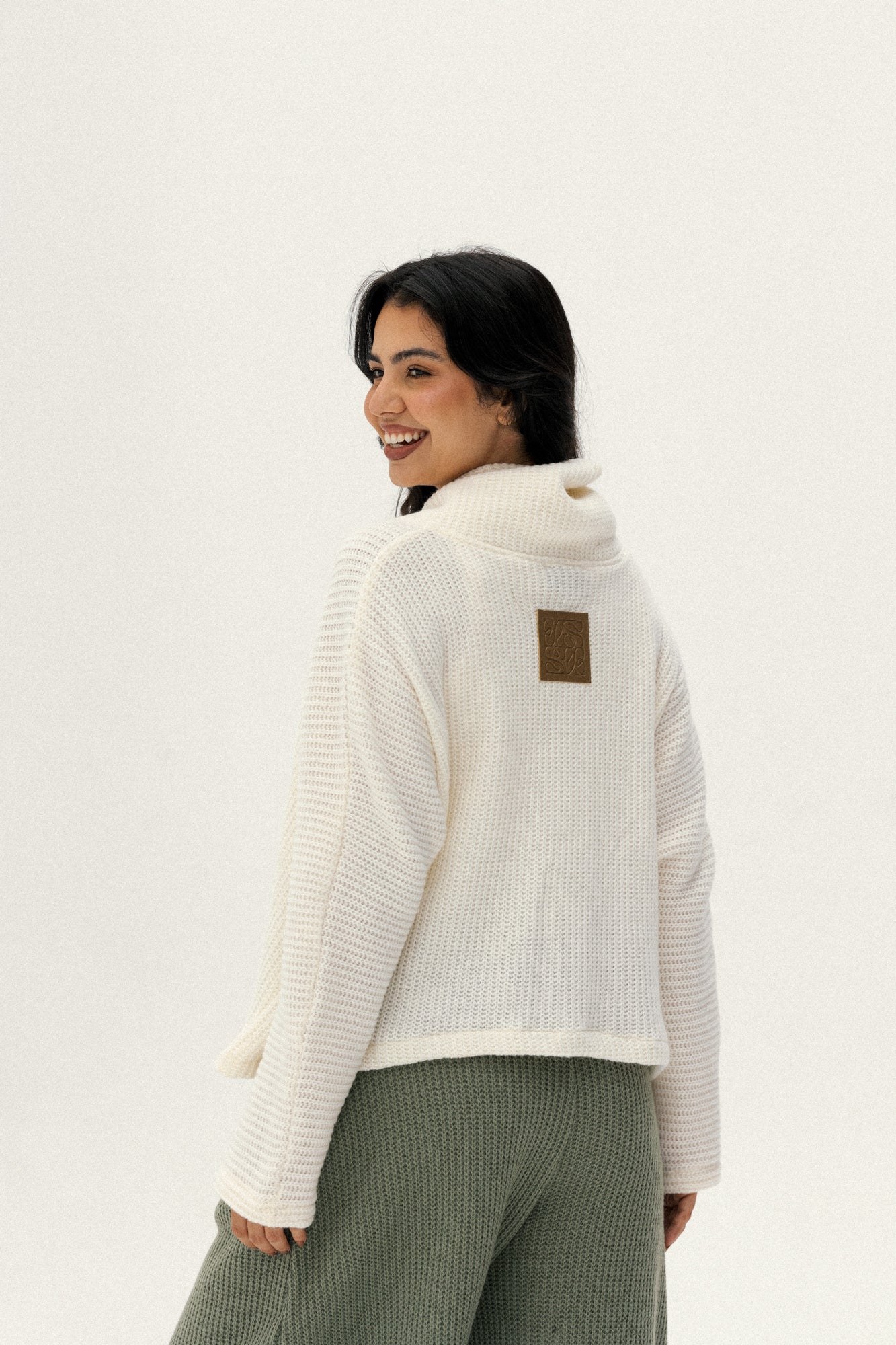 collar pullover in off-white