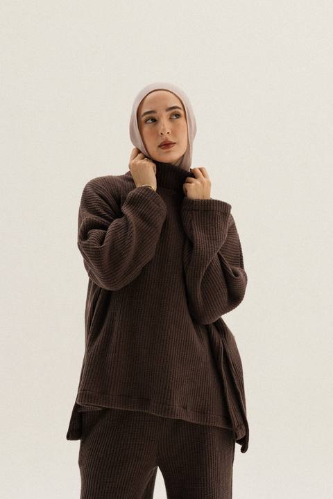 Knitted Love Set In Brown