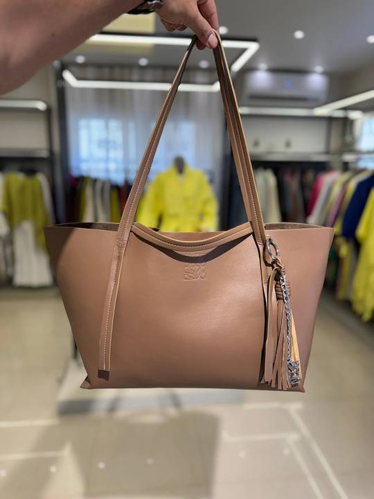Signature Tote Bag In Camel