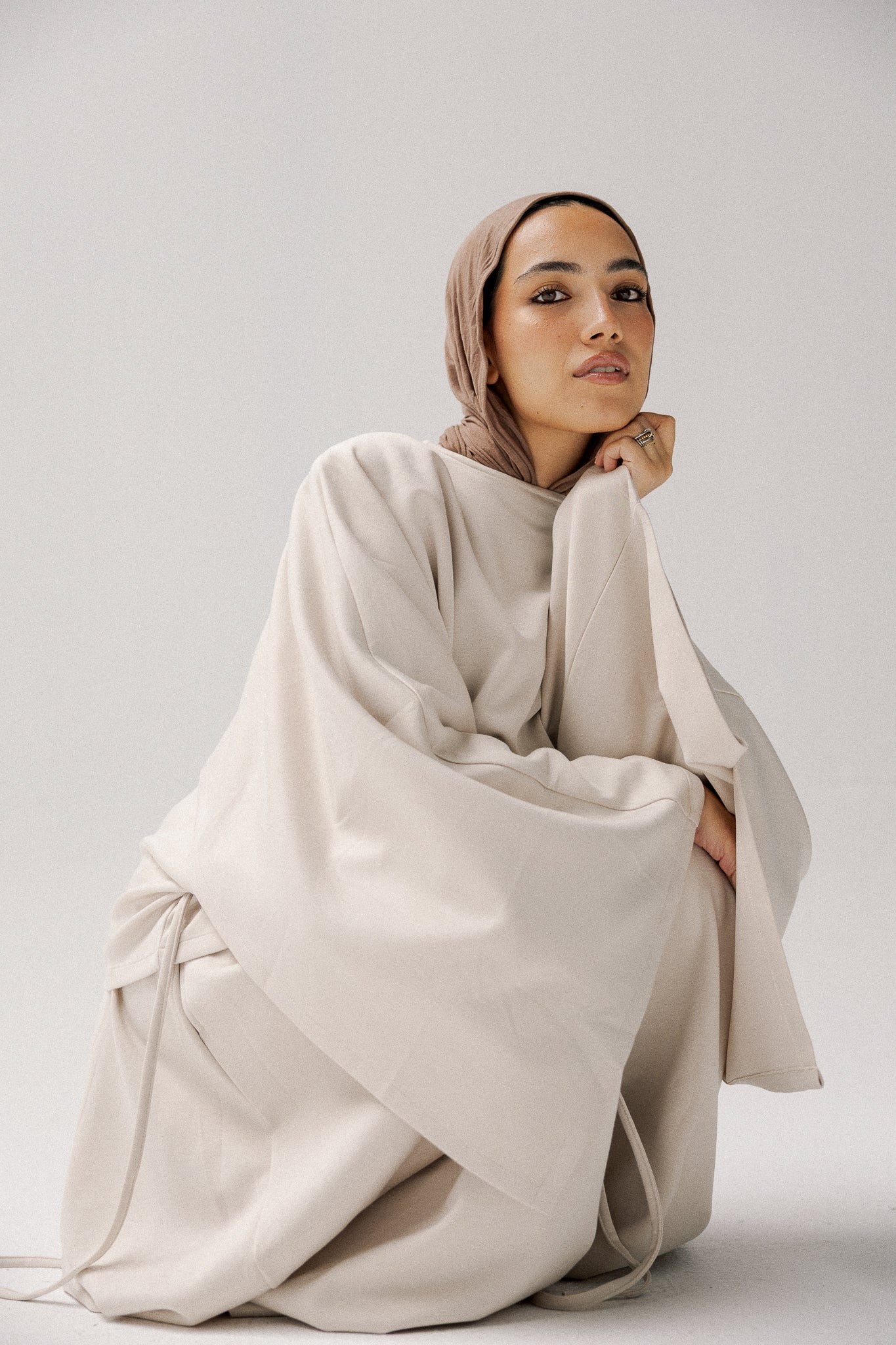 Ruffeled cotton set in creamy