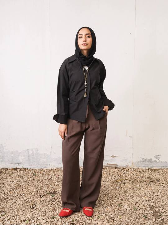 The Side Pleat Shirt - Black