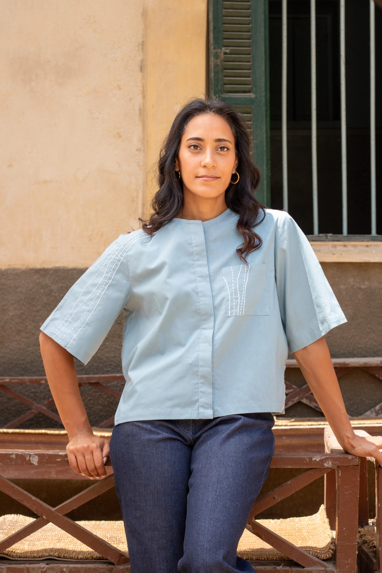 Iteru Cropped Shirt (Grey Blue)