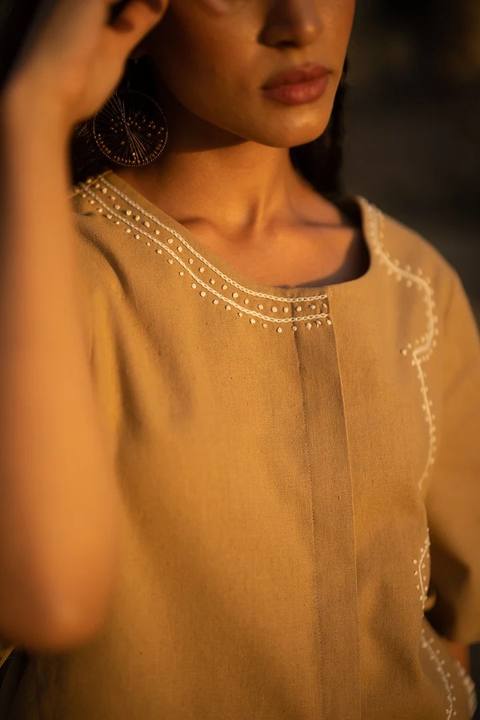 Shirfadik Beige Crop Shirt