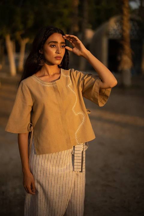 Shirfadik Beige Crop Shirt