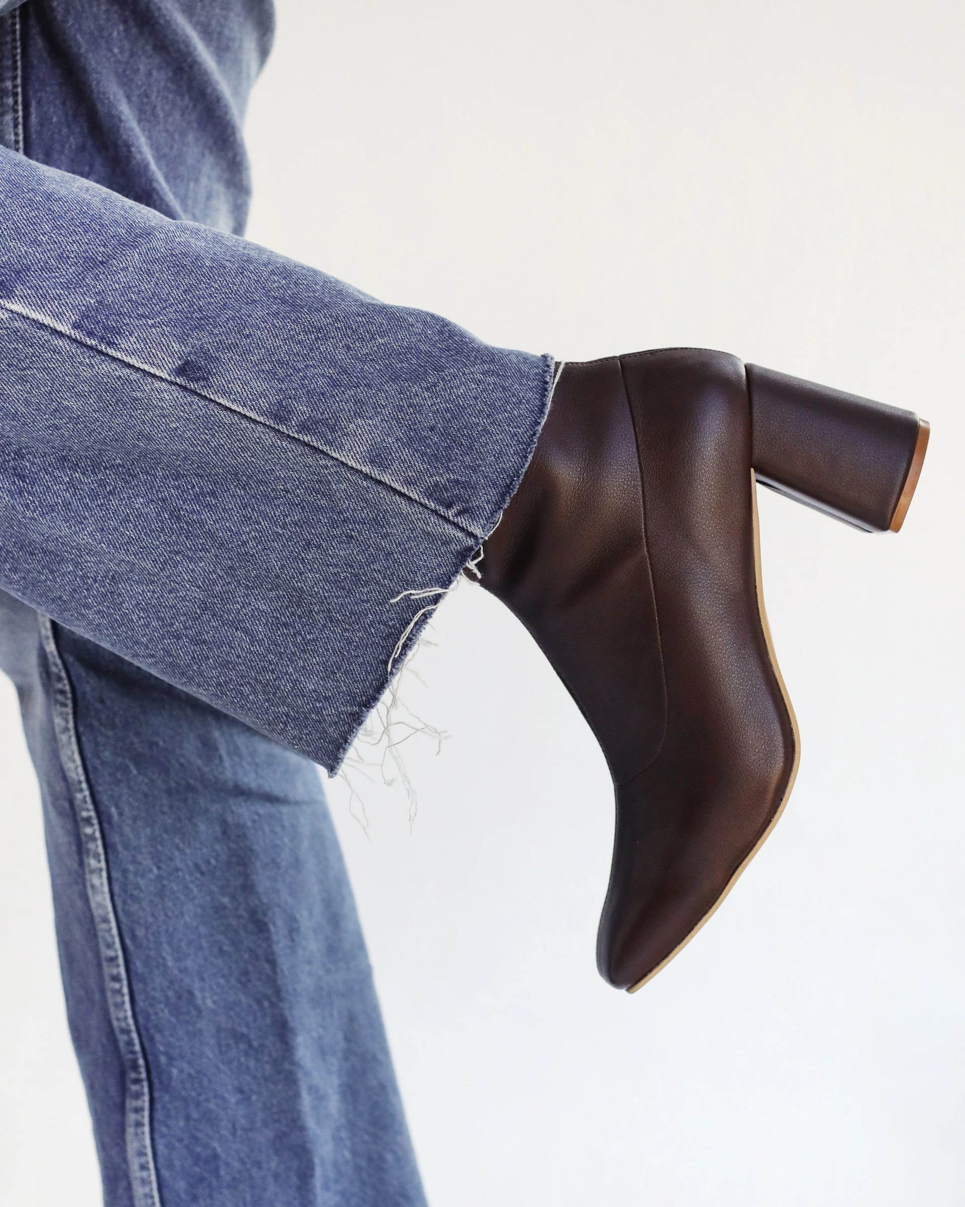 Square leather ankle boots in Espresso brown