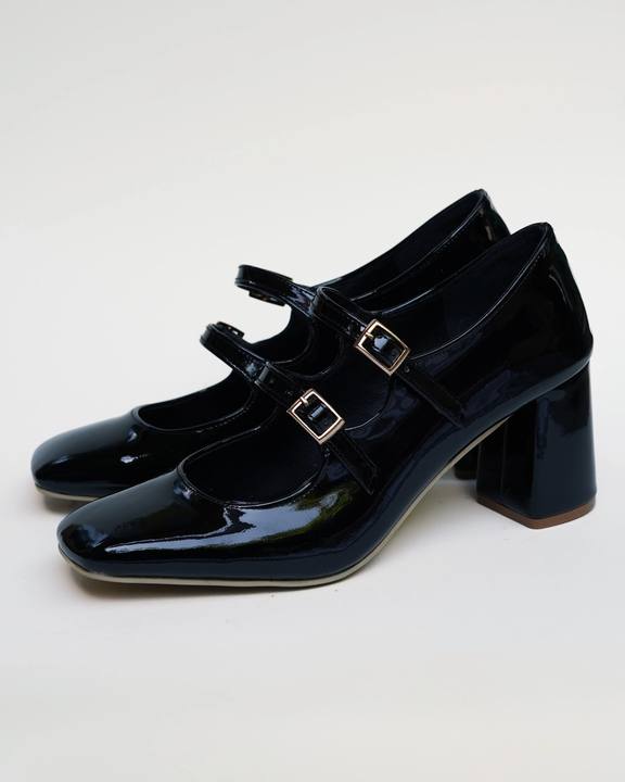 Double strap MaryJane heels in black