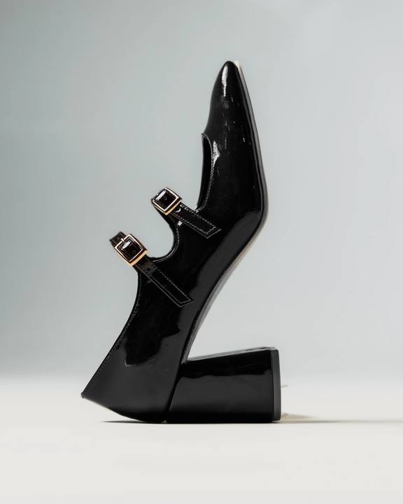 Double strap MaryJane heels in black