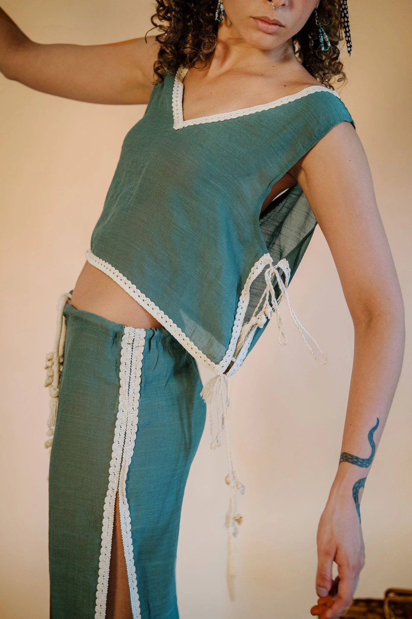 Coastal Slits Top In Olive