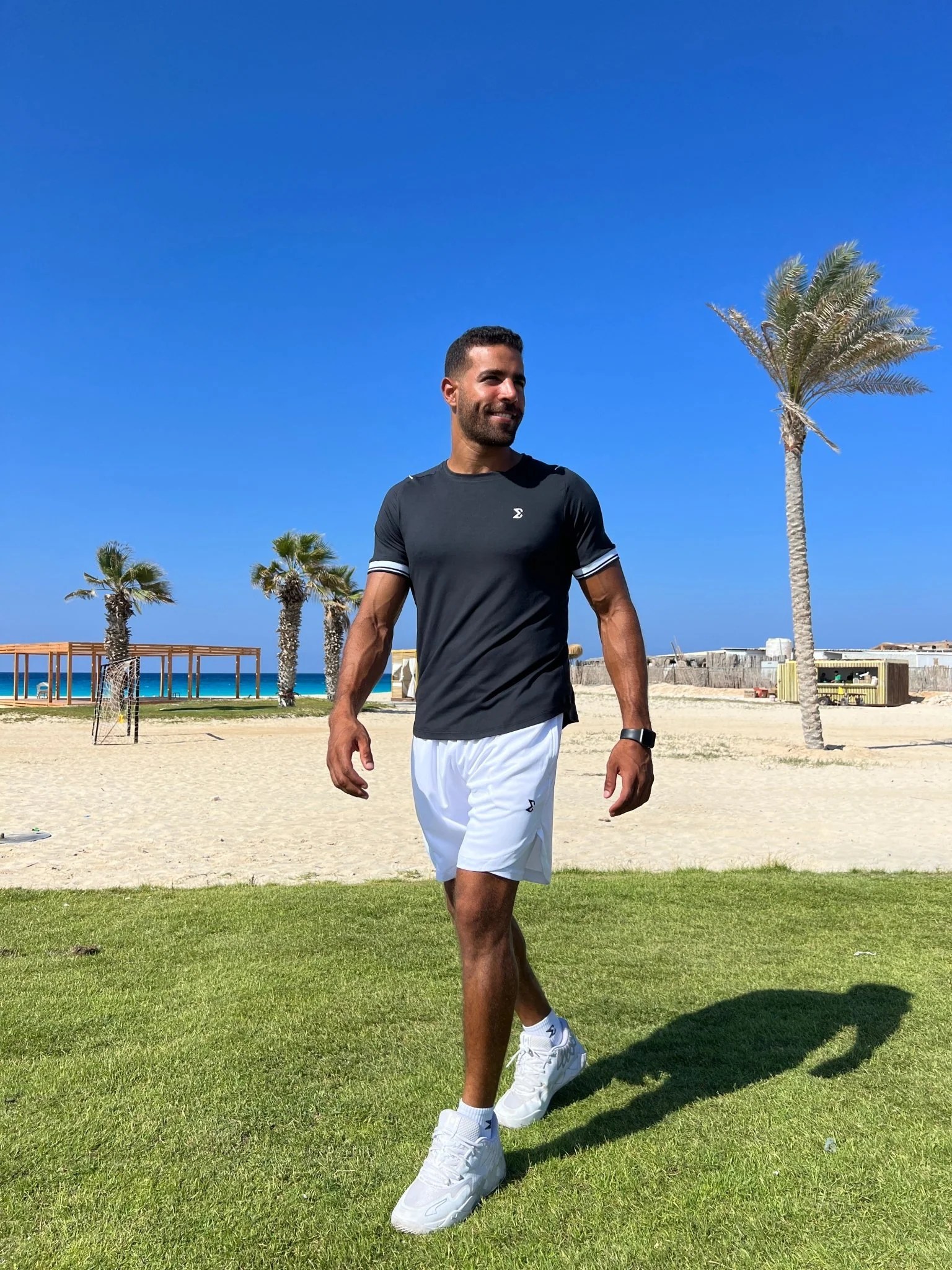 REG-FIT TEE Black