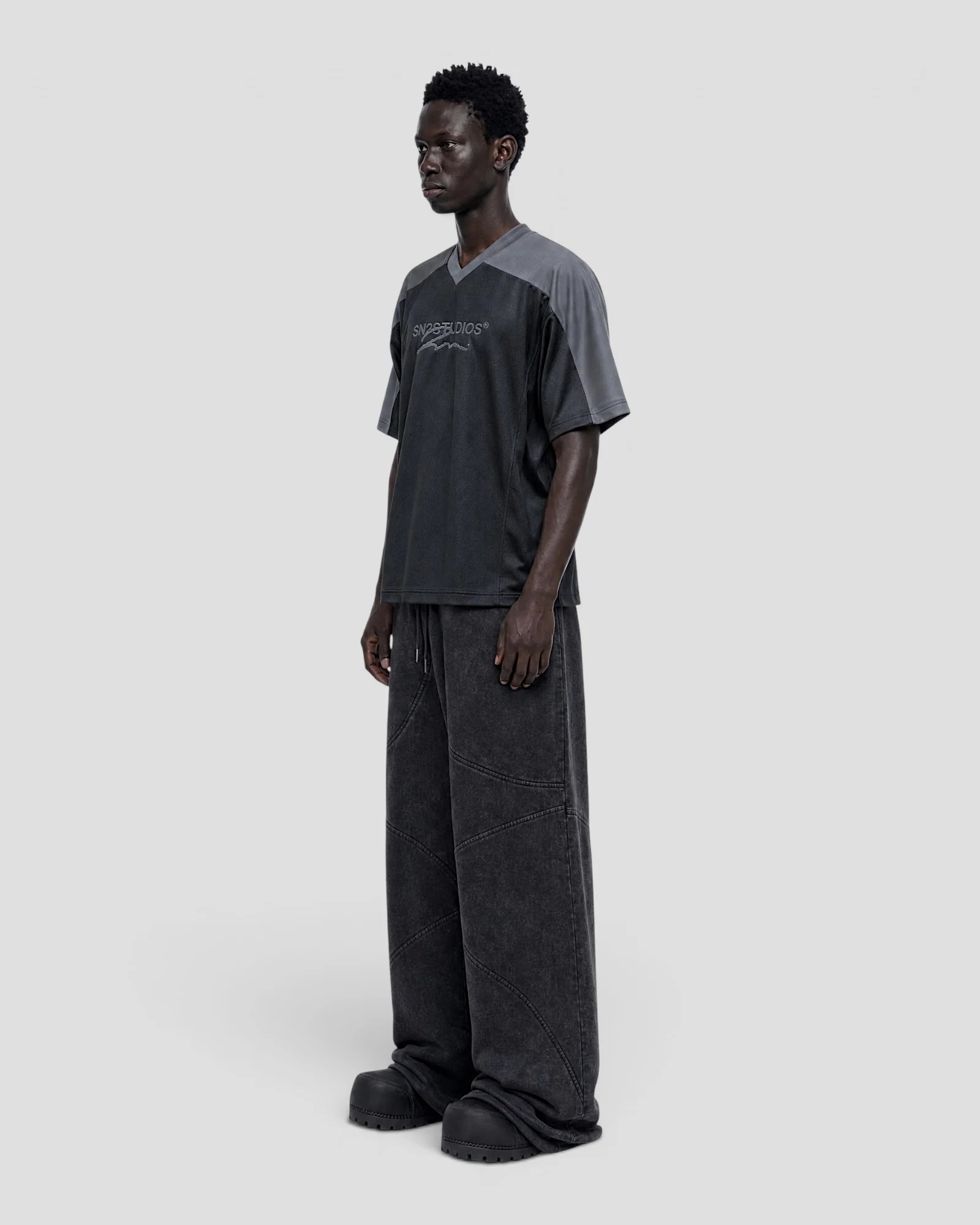 DEMENTE NUMERAL GREY AND BLACK JERSEY