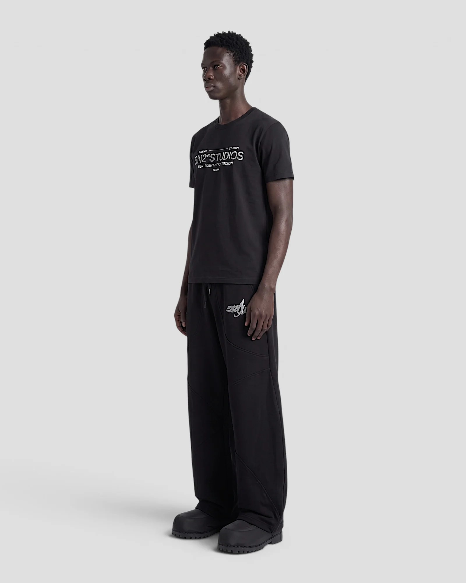 SIGNO BLACK REGULAR TEE
