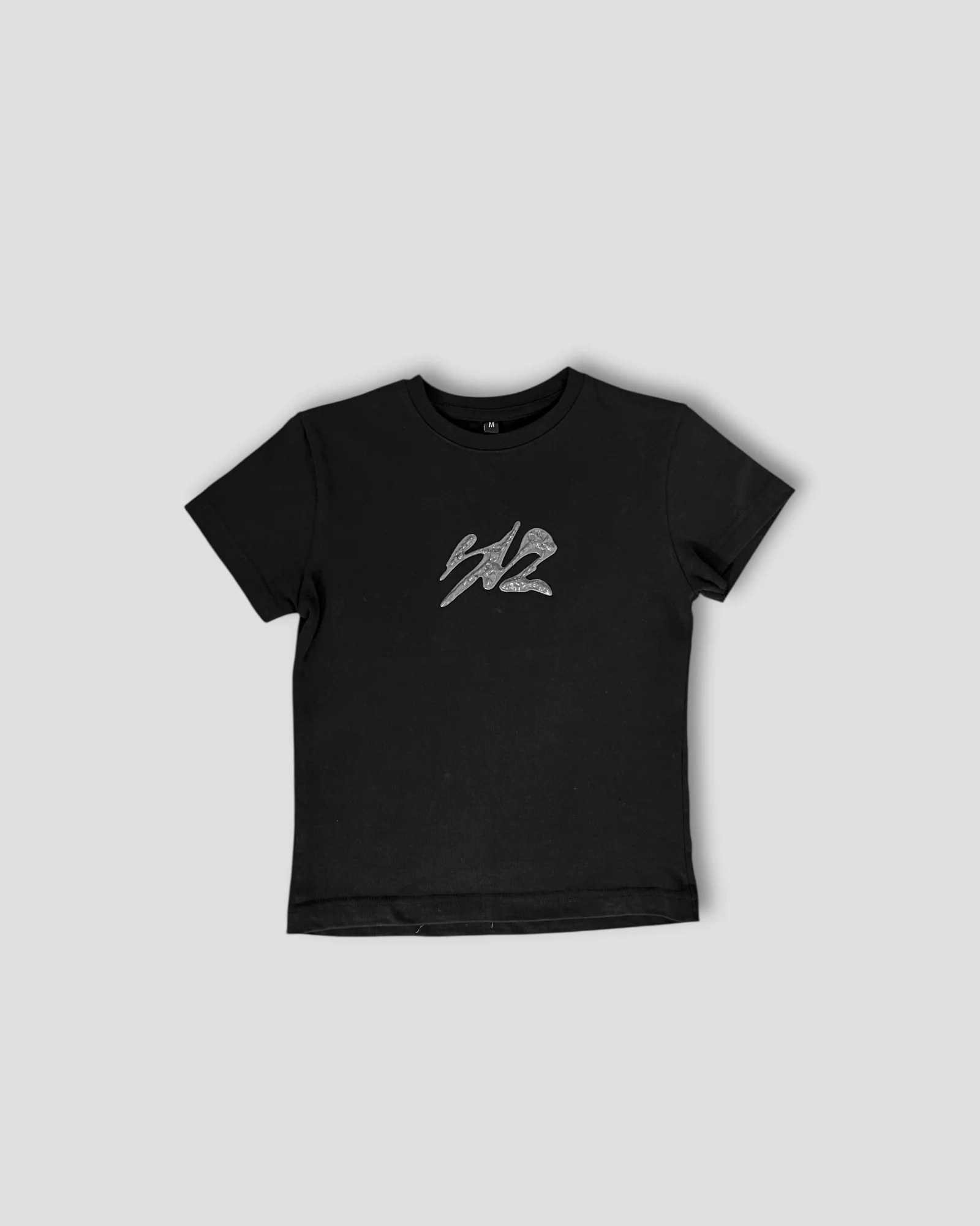 DEMENTE BLACK PEAKED BABY TEE