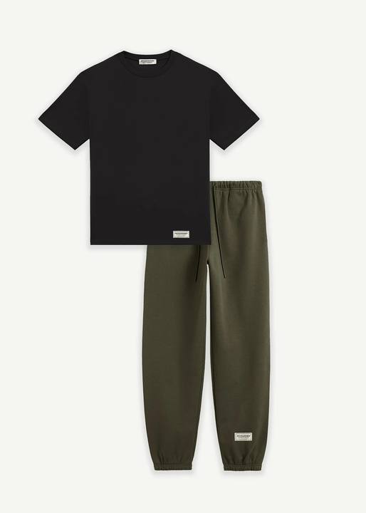 Oversized T-Shirt & Joggers