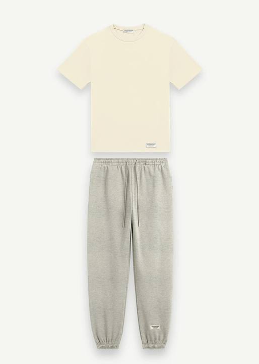 Oversized T-Shirt & Joggers