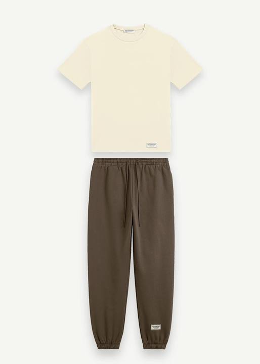 Oversized T-Shirt & Joggers