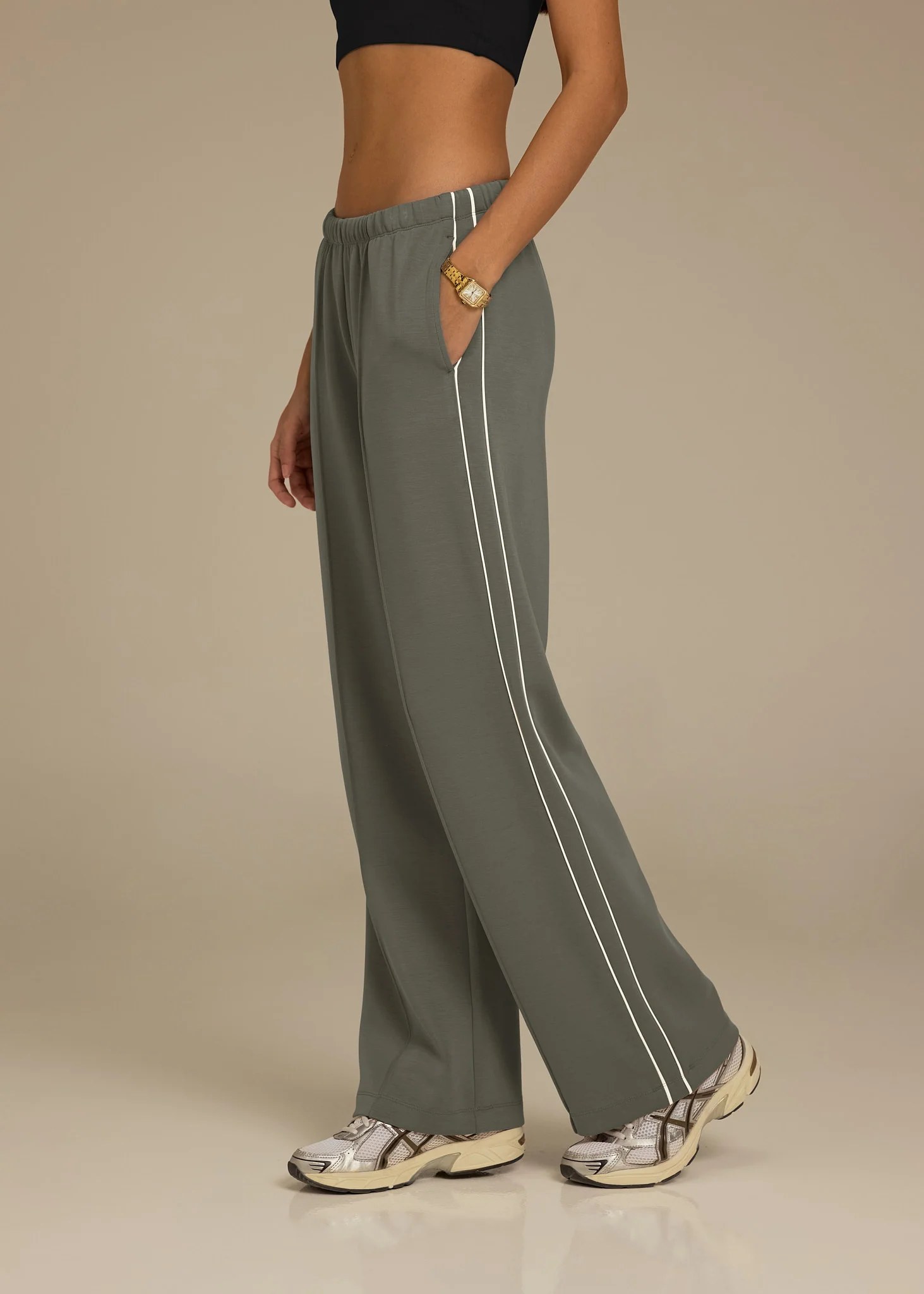 Contrast Panel 29 inch Straight Leg Pant