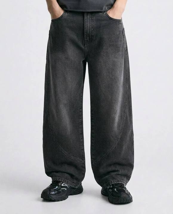 Arc-Panel Baggy Washed Jeans