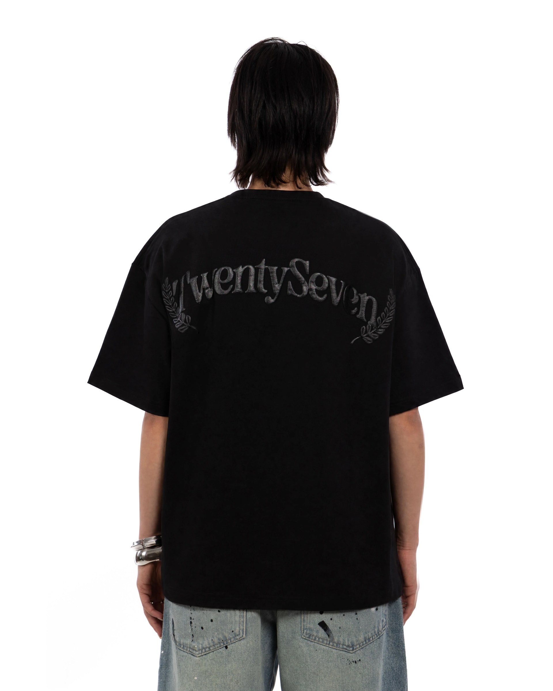 ESSENTIAL BLACK TEE