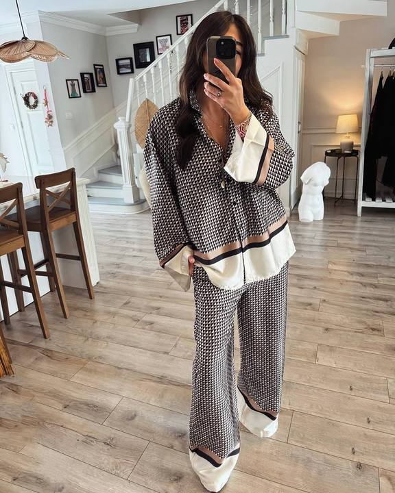 .Pattern Satin Set