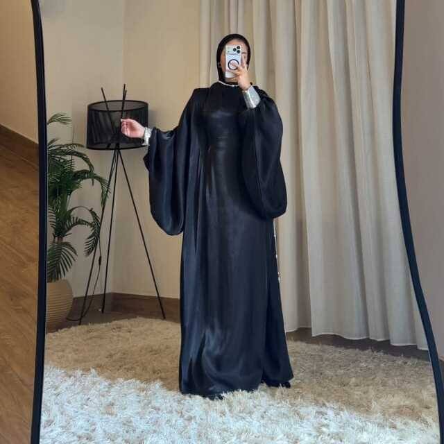 Majesté – The Iconic Kaftan Black