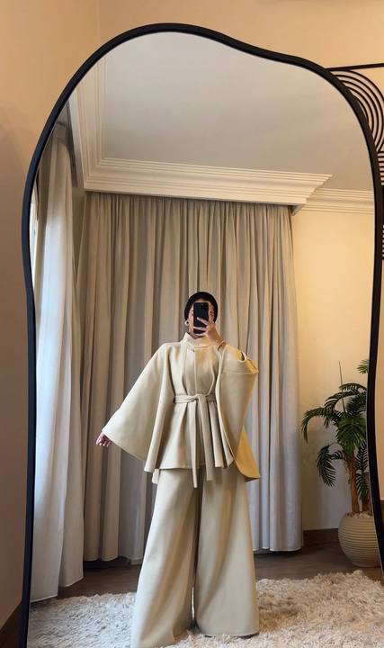 Butterfly Wool Pants – Soft Beige