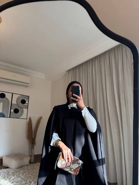 Royal Grace Cape Black